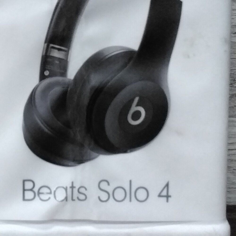 Beats Solo 4 Headphones